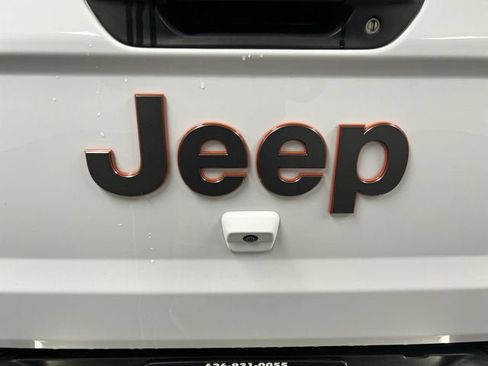 Used 2022 Jeep Gladiator Mojave w/ Cold Weather Group AWD/4WD image 32