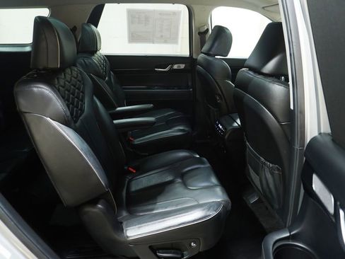 Used 2021 Hyundai Palisade Limited image 19