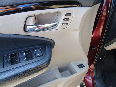 Used 2018 Honda Pilot Touring image 8