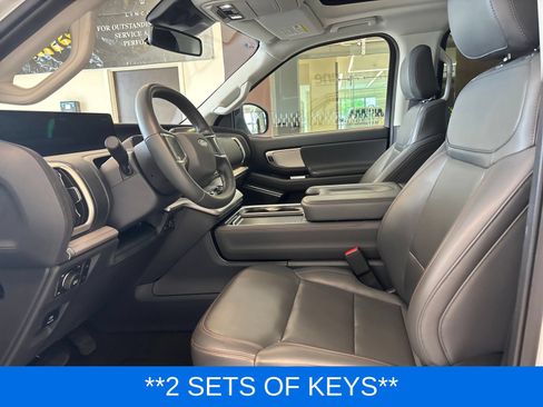 Certified 2025 Ford Expedition Active AWD/4WD image 14