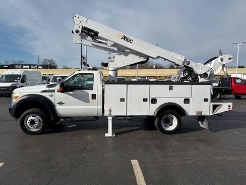 Used 2015 Ford F550 2WD Regular Cab Super Duty image 6