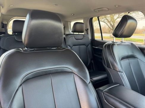 Used 2023 Jeep Grand Cherokee L Limited w/ Luxury Tech Group II image 11