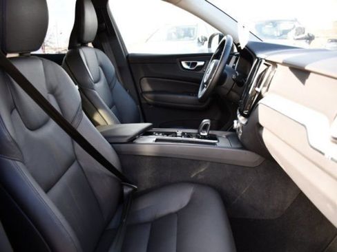 Certified 2025 Volvo XC60 B5 Plus w/ Climate Package image 27