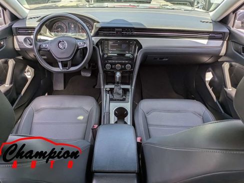 Used 2022 Volkswagen Passat 2.0T SE FWD image 17