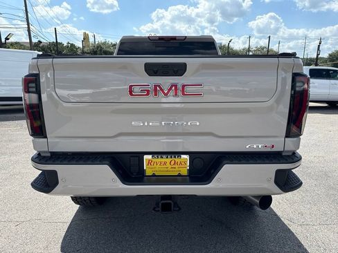 Used 2026 GMC Sierra 2500 AT4 w/ AT4 Premium Plus Package AWD/4WD image 5