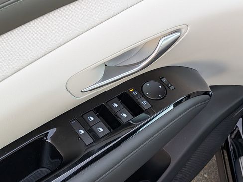 New 2026 Hyundai Tucson Limited image 16