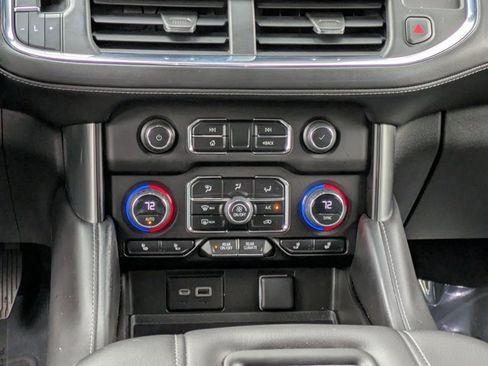 Used 2023 Chevrolet Suburban LT w/ Luxury Package image 20