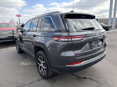 Used 2024 Jeep Grand Cherokee Limited AWD/4WD image 5