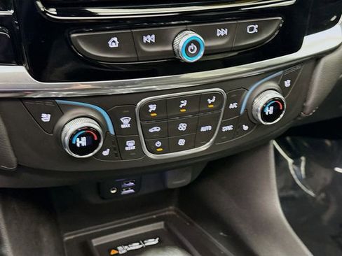Used 2023 Chevrolet Traverse High Country w/ LPO, Floor Liner Package AWD/4WD image 19