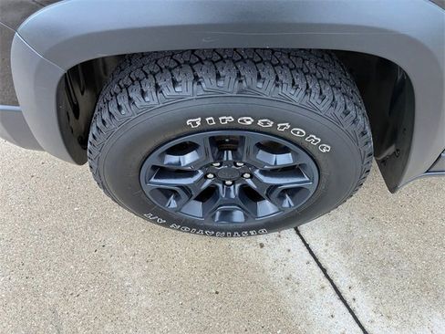 Used 2020 Jeep Cherokee Trailhawk w/ Cold Weather Group image 10