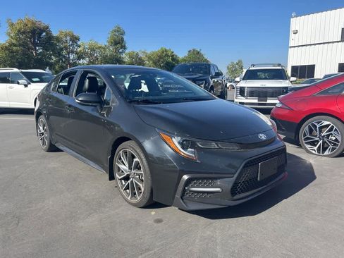 Used 2022 Toyota Corolla XSE FWD image 2