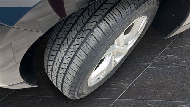 Used 2020 Chevrolet Equinox Premier AWD/4WD image 34