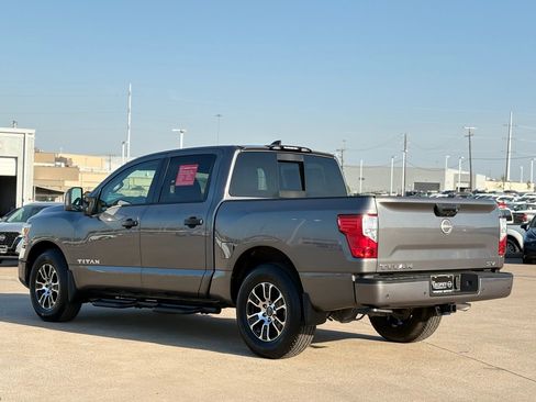 Certified 2024 Nissan Titan SV w/ SV Convenience Package RWD image 6