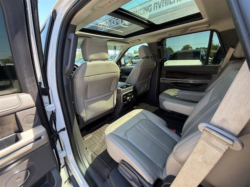 Used 2018 Ford Expedition Limited w/ Equipment Group 301A RWD image 22