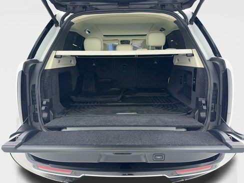 Used 2023 Land Rover Range Rover SE image 14