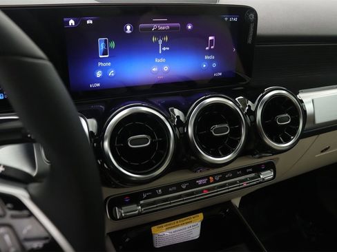 New 2026 Mercedes-Benz GLB 250 image 6