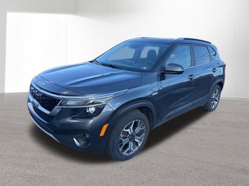 Certified 2023 Kia Seltos EX AWD/4WD image 2