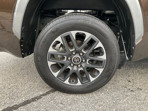 Used 2023 Toyota Tundra Limited image 25