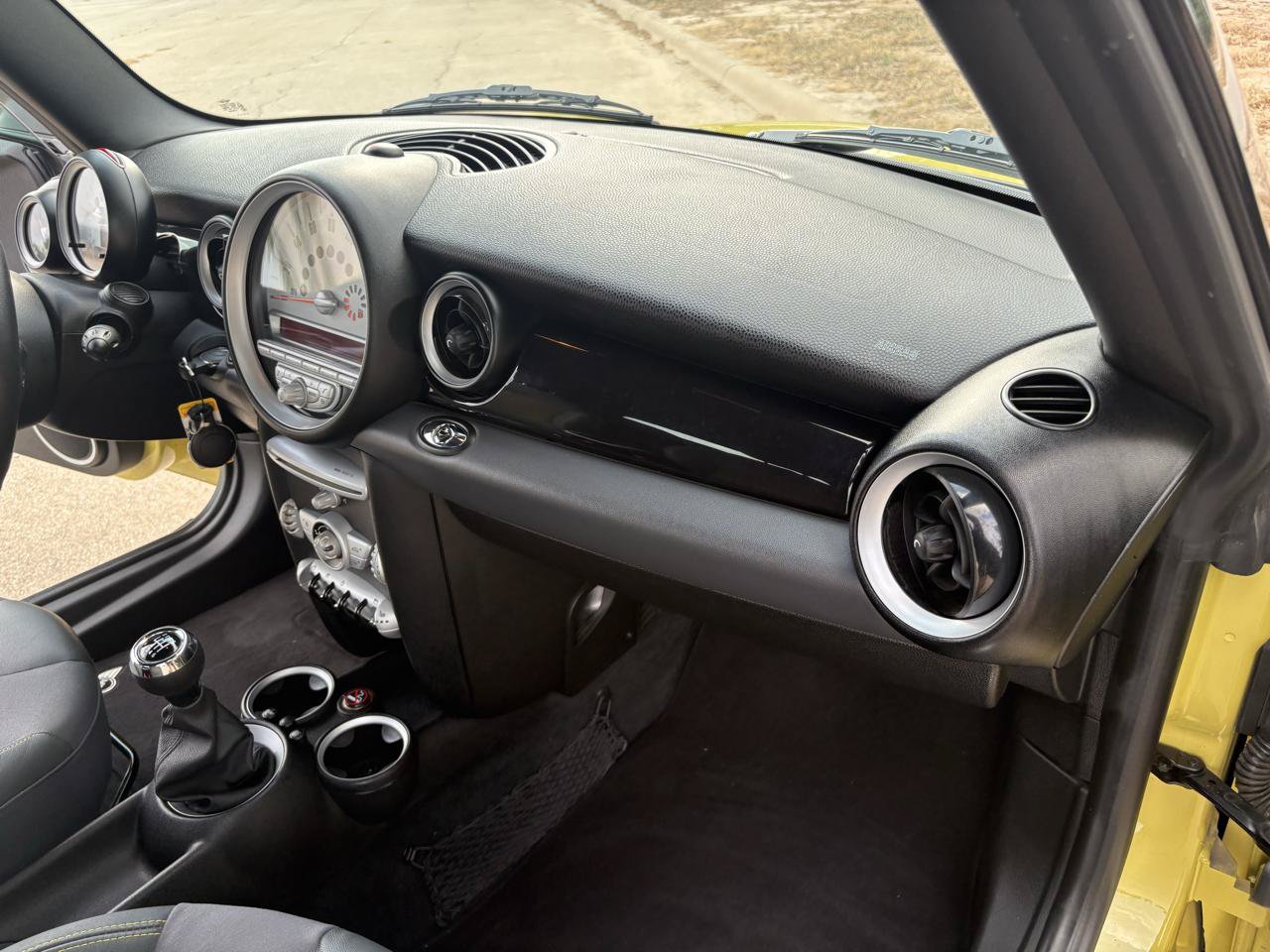 Used 2009 MINI Cooper Convertible FWD image 33