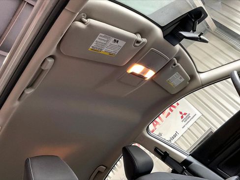 Used 2025 Nissan Altima 2.5 SV image 14