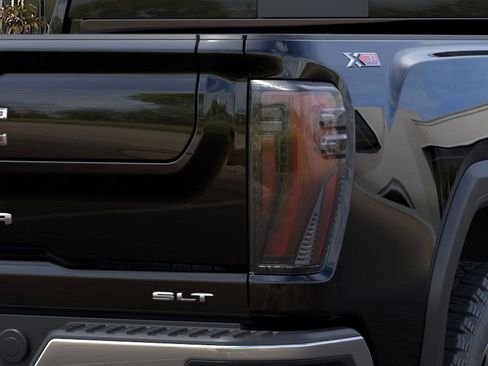New 2026 GMC Sierra 2500 SLT w/ SLT Premium Package image 11