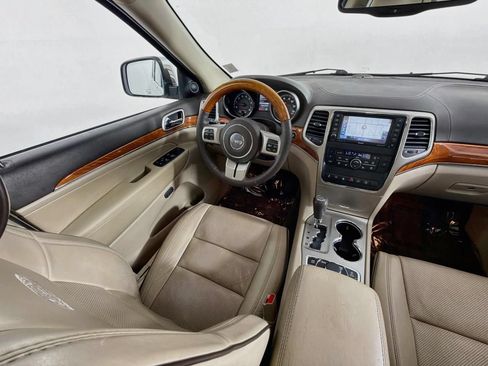 Used 2012 Jeep Grand Cherokee Overland AWD/4WD image 11