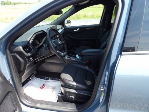 Used 2023 Ford Escape ST-Line w/ Tech Pack #1 image 13