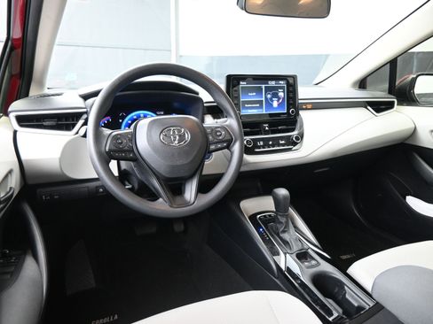 Used 2022 Toyota Corolla LE FWD image 18