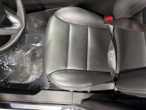 Used 2025 Cadillac XT4 Premium Luxury image 27