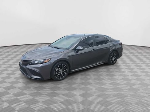 Used 2023 Toyota Camry SE FWD image 4