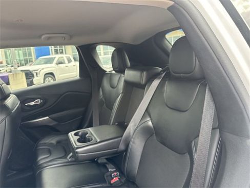 Used 2021 Jeep Cherokee Latitude Plus image 26