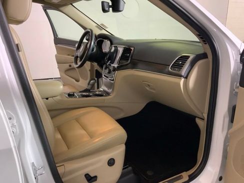 Used 2020 Jeep Grand Cherokee Limited AWD/4WD image 26