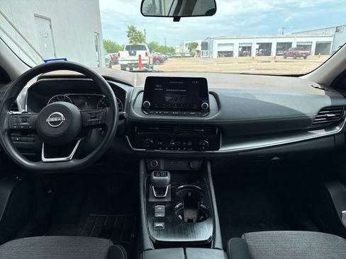 Used 2022 Nissan Rogue SV FWD image 13