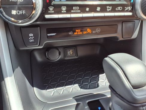 Certified 2025 Toyota RAV4 LE AWD/4WD image 24