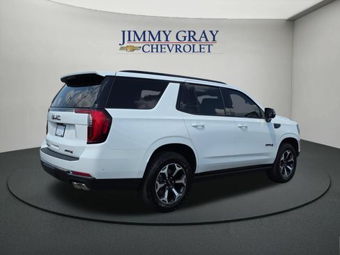Used 2026 GMC Yukon AT4 w/ AT4 Premium Plus Package AWD/4WD image 5