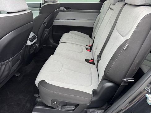 Used 2023 Hyundai Palisade SE w/ Cargo Package FWD image 16