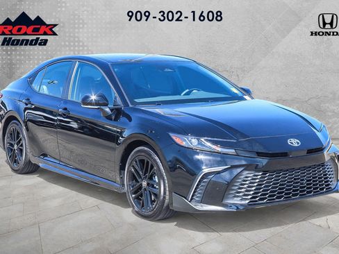 Used 2026 Toyota Camry SE FWD image 3