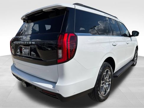 Used 2025 Ford Expedition Active AWD/4WD image 5