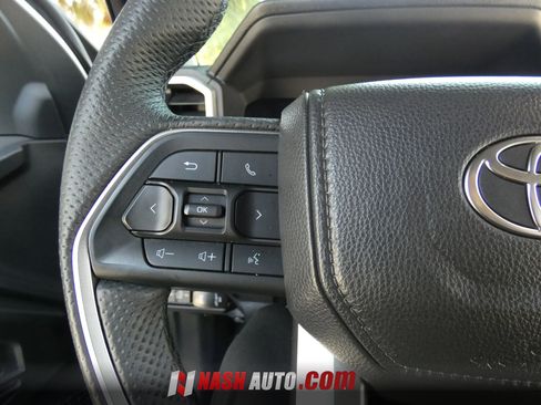 Used 2025 Toyota Tacoma TRD Sport AWD/4WD image 40