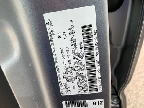 Used 2024 Toyota Tacoma SR5 w/ SR5 Upgrade Package AWD/4WD image 32