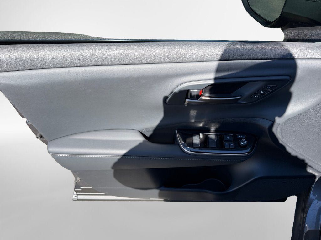 Certified 2024 Toyota Crown Platinum AWD/4WD image 17