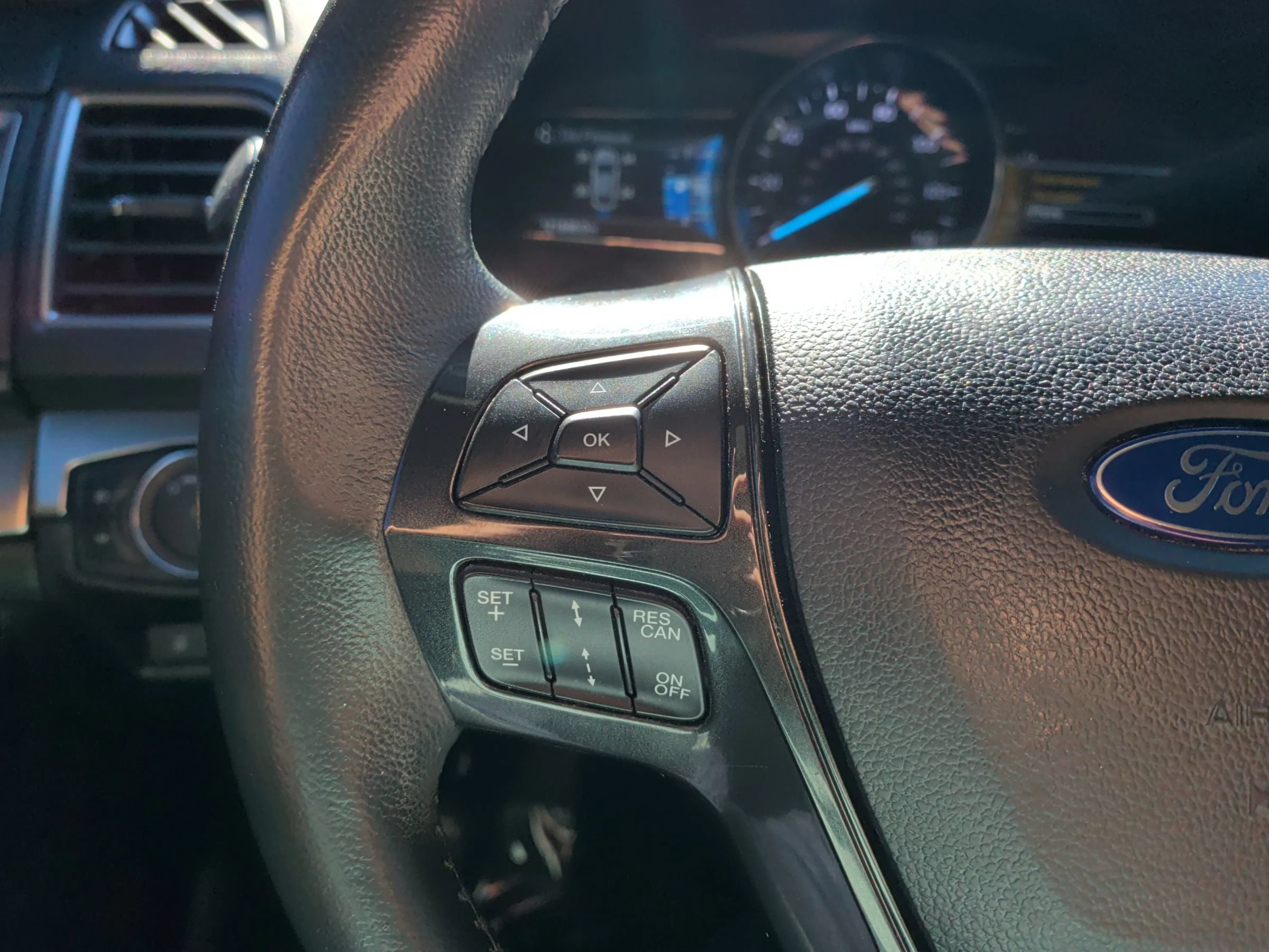 Used 2019 Ford Explorer XLT w/ Equipment Group 202A FWD image 24