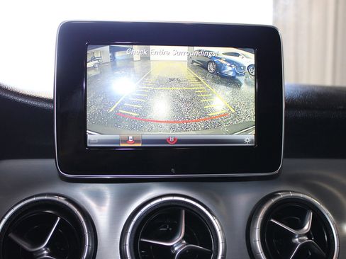 Used 2016 Mercedes-Benz CLA 250 image 20