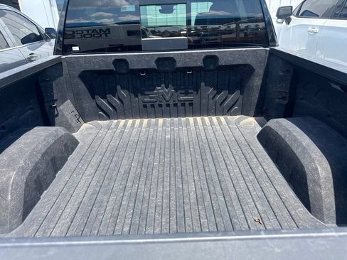 Used 2023 GMC Sierra 1500 Denali Ultimate AWD/4WD image 9
