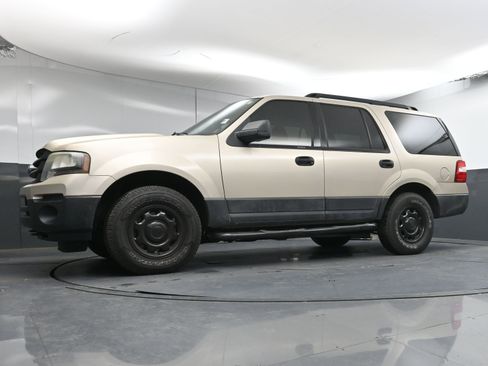 Used 2017 Ford Expedition XL image 18