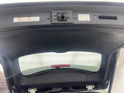 Used 2024 Toyota Highlander FWD image 89