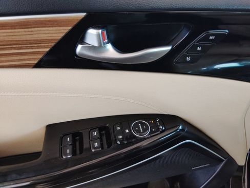 Used 2017 Kia Cadenza Technology FWD image 19