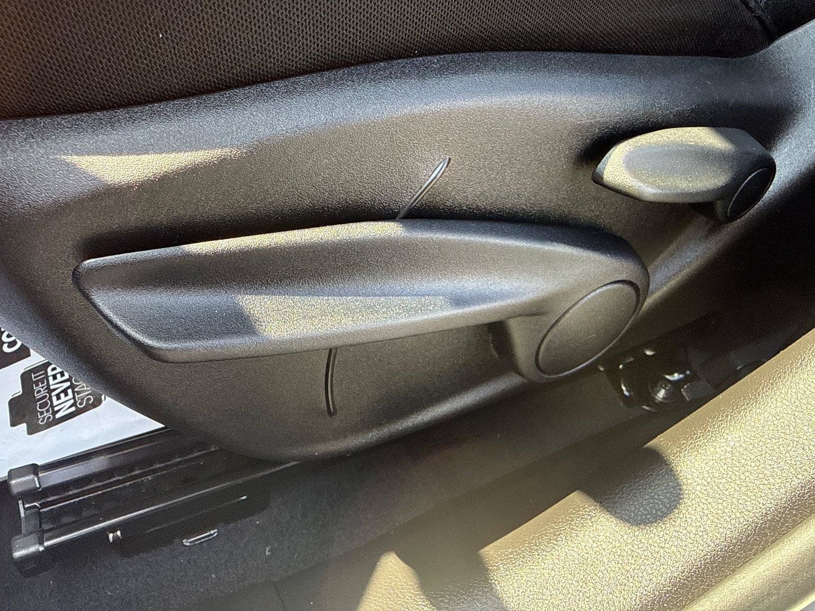 Used 2023 Jeep Renegade Latitude AWD/4WD image 13