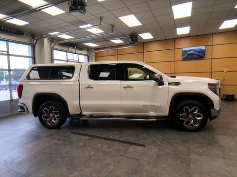 Used 2024 GMC Sierra 1500 SLT w/ SLT Premium Plus Package AWD/4WD image 8