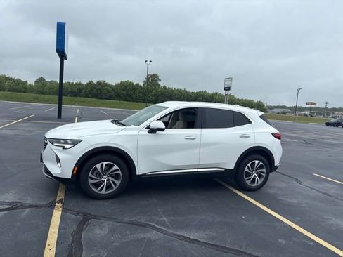 Used 2023 Buick Envision Essence FWD image 2